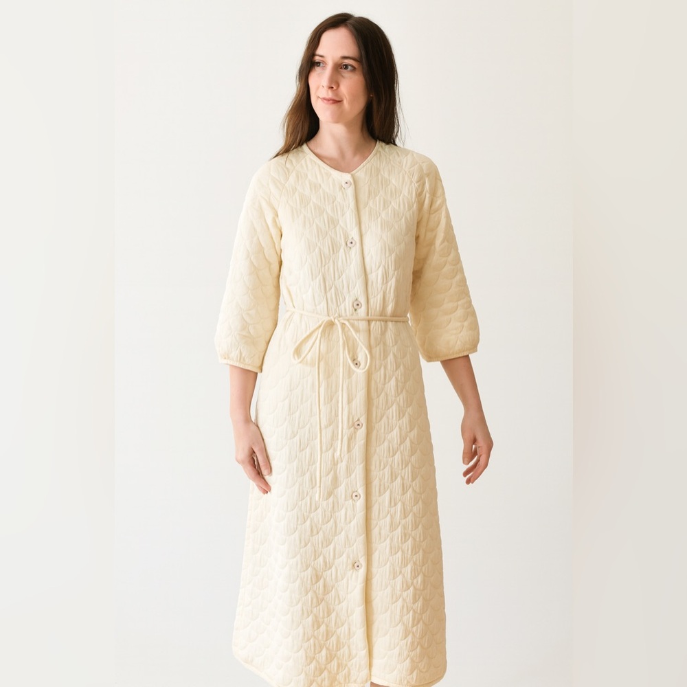 Evelyn Pearson 1960s Vintage Cream Quilted‎ Robe Sz. XS/S